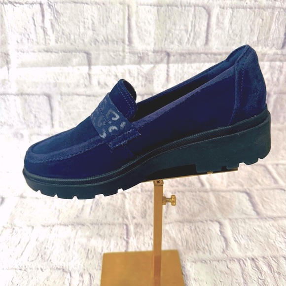 CLARKS Collection Calla Ease Loafers in Navy Blue - Picture 4 of 9